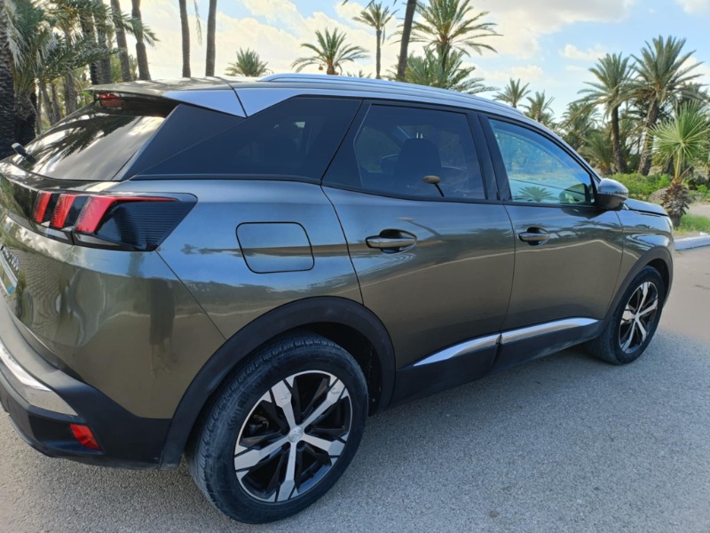 Peugeot 3008 Essence 2019 à Monastir - Photo 2