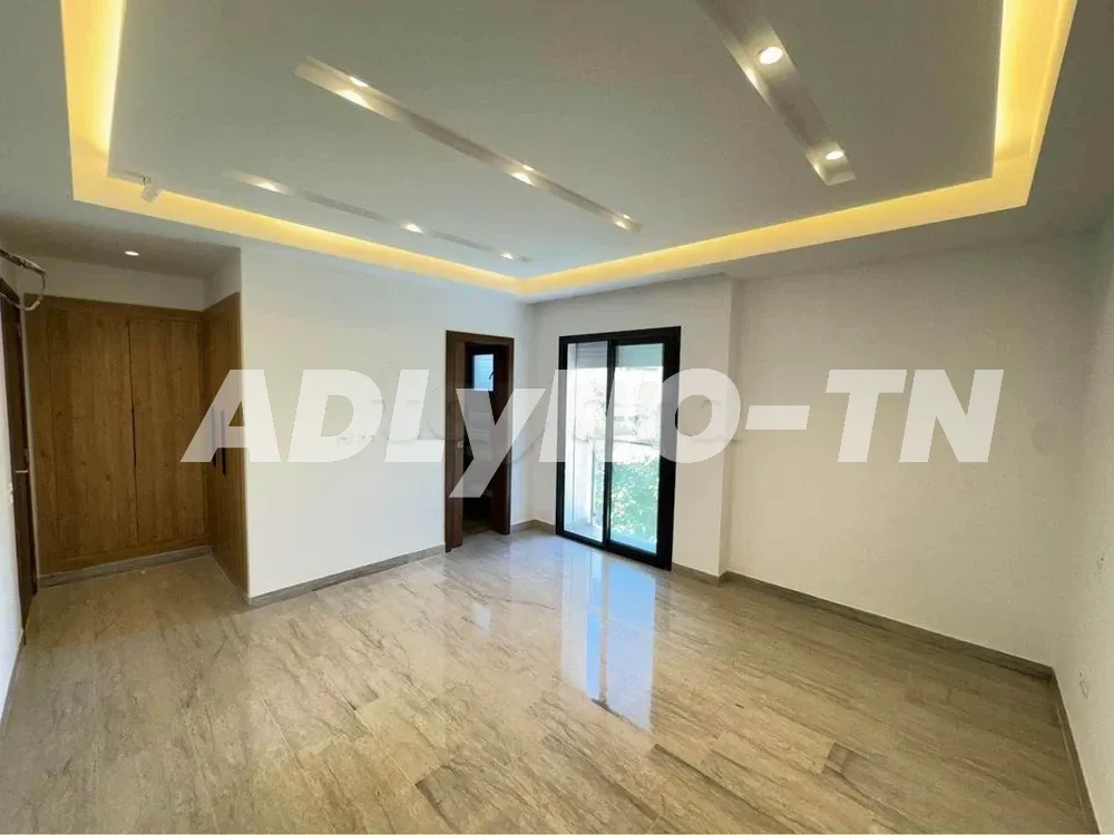 a vendre une villa S+3 avec piscine a la soukra à Ariana - Photo 8