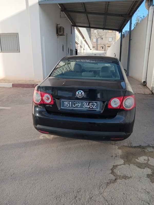 Volkswagen Jetta Essence 2011 à Tunis - Photo 1