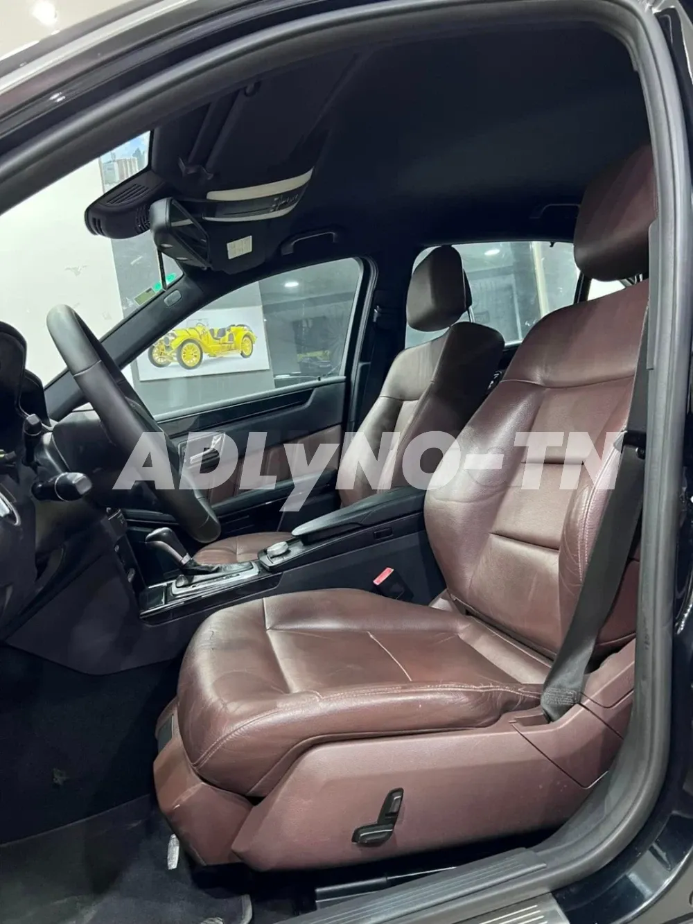 Mercedes-Benz E200 CGI à Ariana - Photo 9