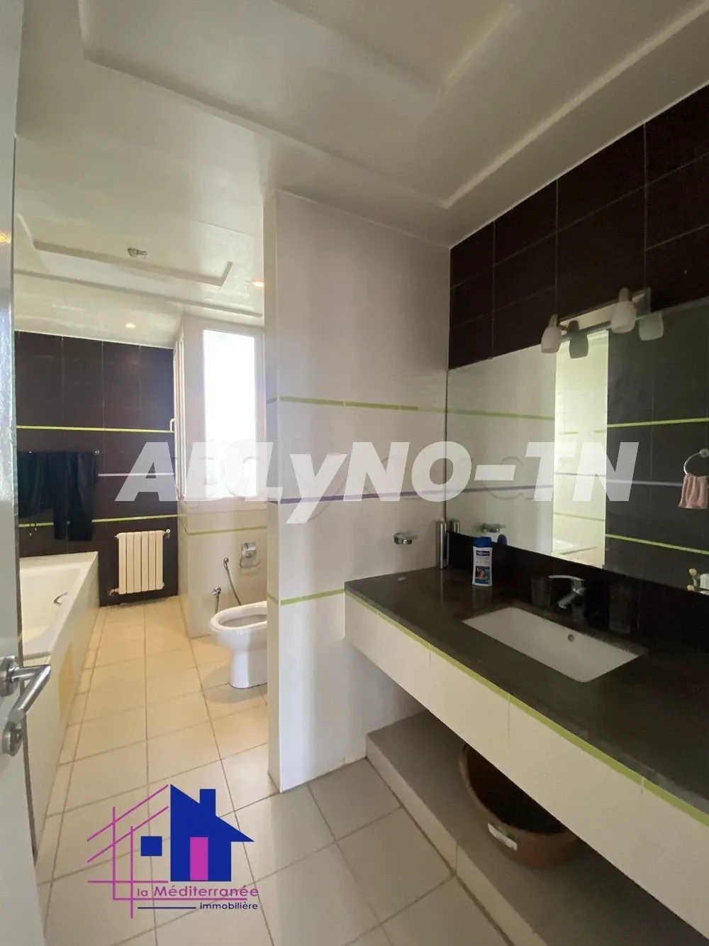 Une superbe villa semi meublée S+4 avec jardin et piscine au lac 2 à Tunis - Photo 8