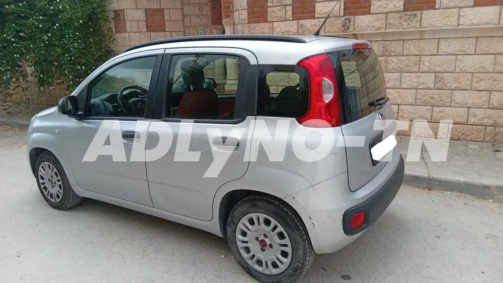 FIAT Panda année 2016 à Tunis - Photo 3