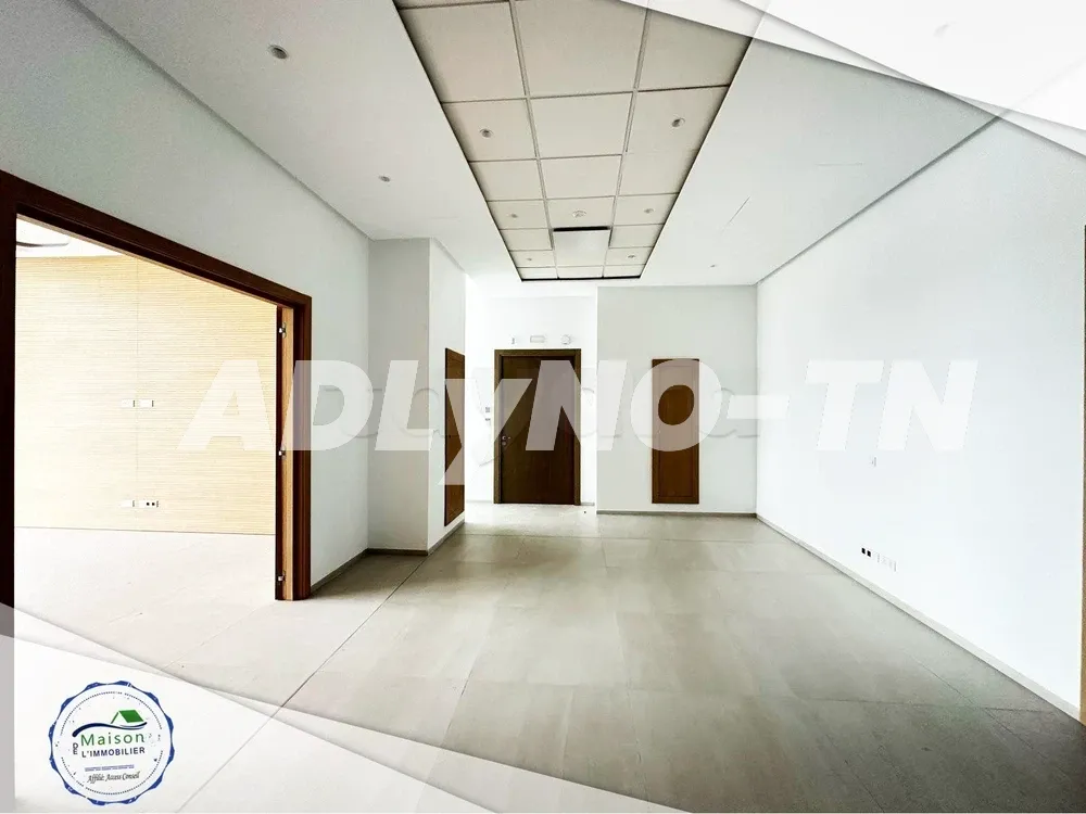 A louer espace travail 896 m² au Lac 3 à Tunis - Photo 3