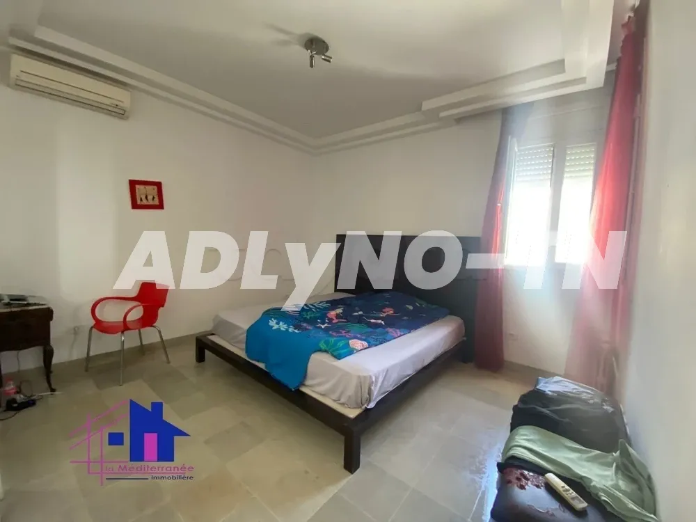 Une superbe villa semi meublée S+4 avec jardin et piscine au lac 2 à Tunis - Photo 5