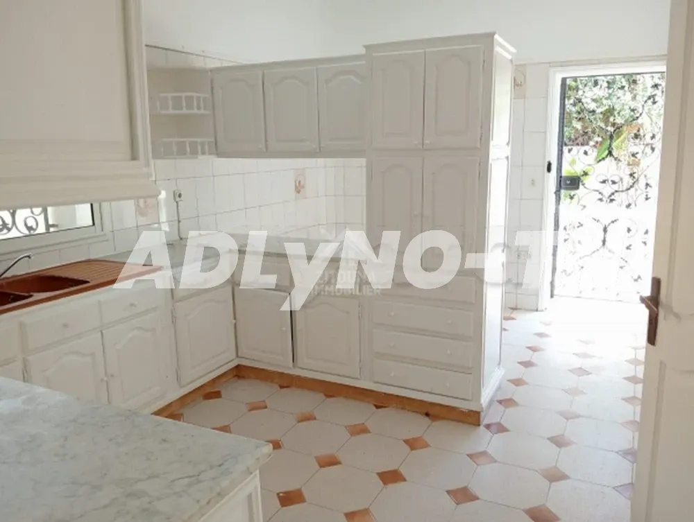 A louer une villa avec jardin à la Marsa à Tunis - Photo 5