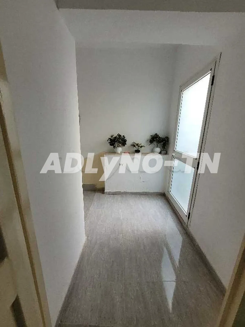 منزل للبيع + appartement في حي شاكر برج الطويل بجانب المدرسة الخاصة سقراط 25359580 58523146 à Ariana - Photo 3