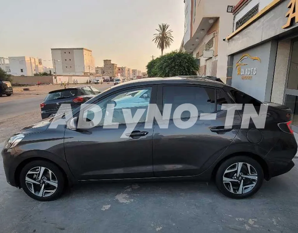 HYUNDAI I10 SEDAN à Sfax - Photo 6