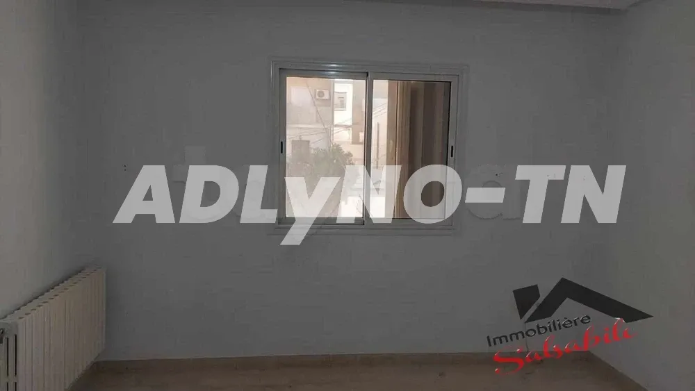 Offre de location un étage de villa S+4 au Bardo à Tunis - Photo 1