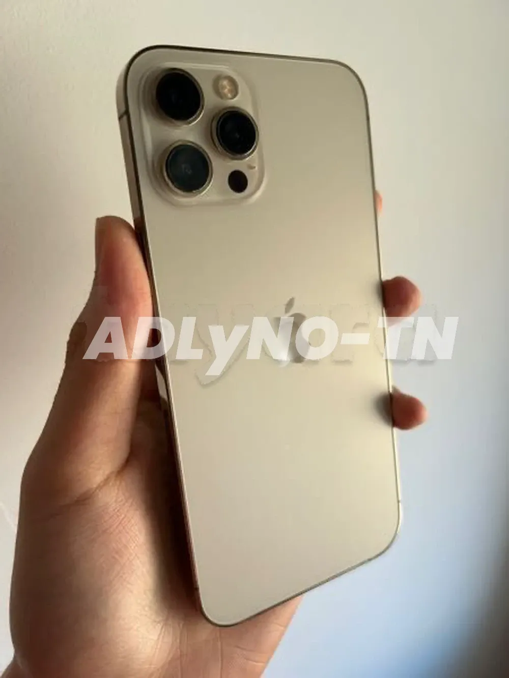 iPhone 12 Pro Max 128G Gold état parfaite importé aucun défaut tt en marche avec son câble et facture garantie boutique Batt 85% prix 1750dt tel 20172643 à Tunis - Photo 2