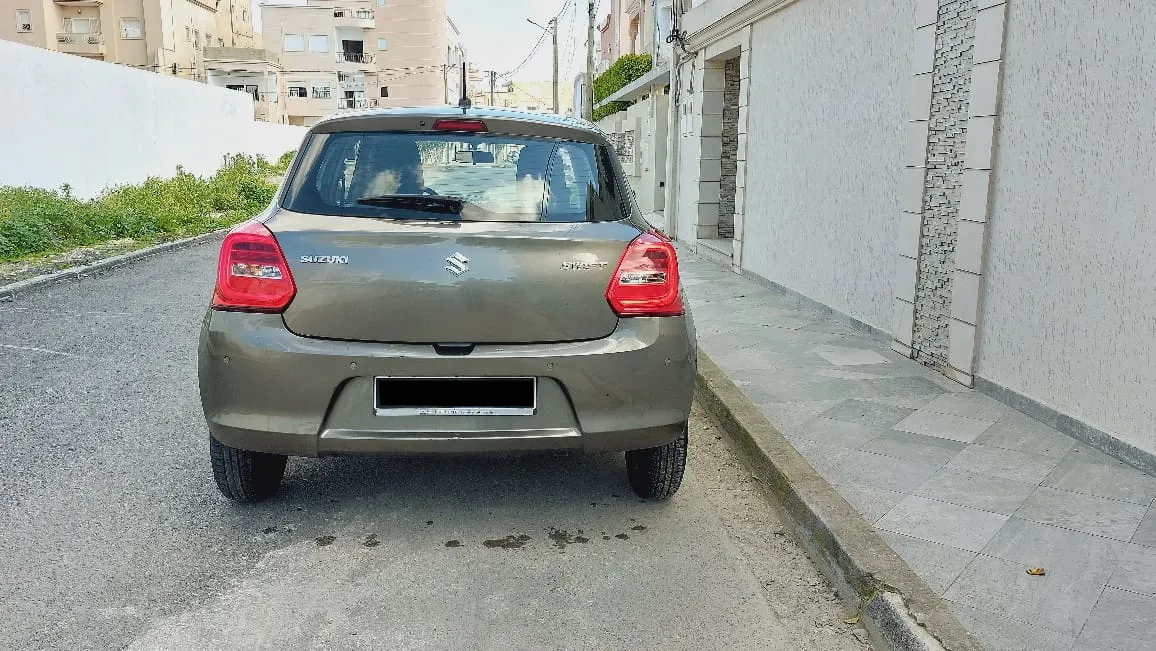 suzuki swift quasi-neuf à Tunis - Photo 10