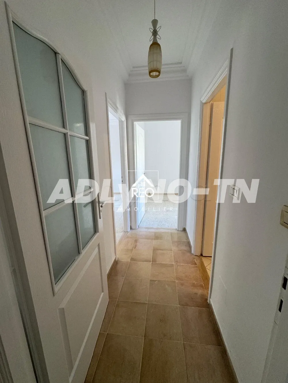 A Vendre : Un appartement S+2, Situé à Cité Wahat à Tunis - Photo 3