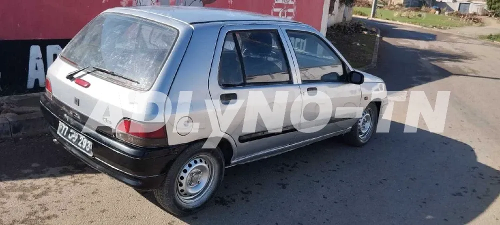 clio 1 à Bizerte - Photo 1