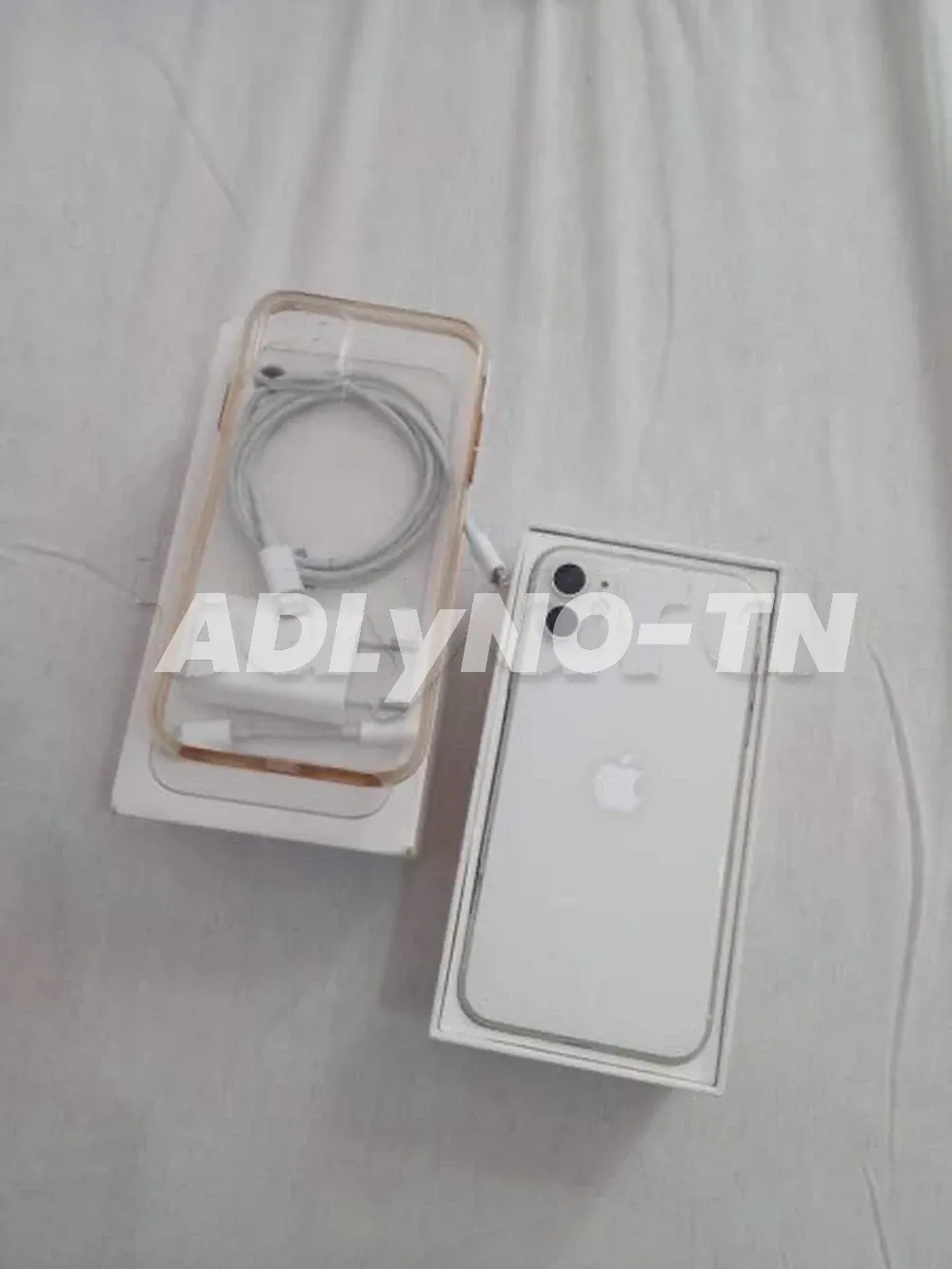 IPHONE 11 64GB BLANC 79% BATTERIE ? à Tunis - Photo 1