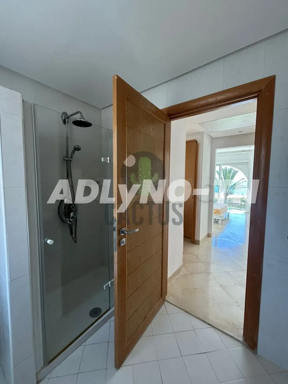 À vendre : Villa pieds dans l'eau sur un terrain de 779m² à Jinene Beni Khiar à Nabeul - Photo 8