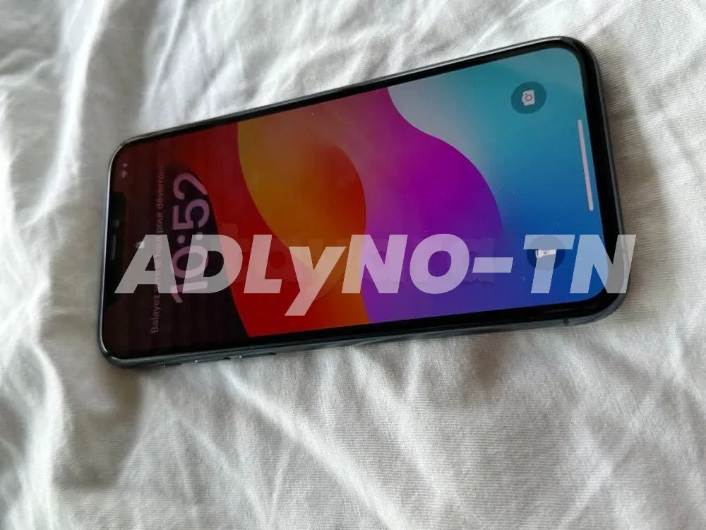 iPhone 11 Pro 256G batterie 91% état neuf très bon état tt en marche aucun défaut jamais réparé importé avec son câble facture et garantie prix 1290d tel 20172643 à Tunis - Photo 4