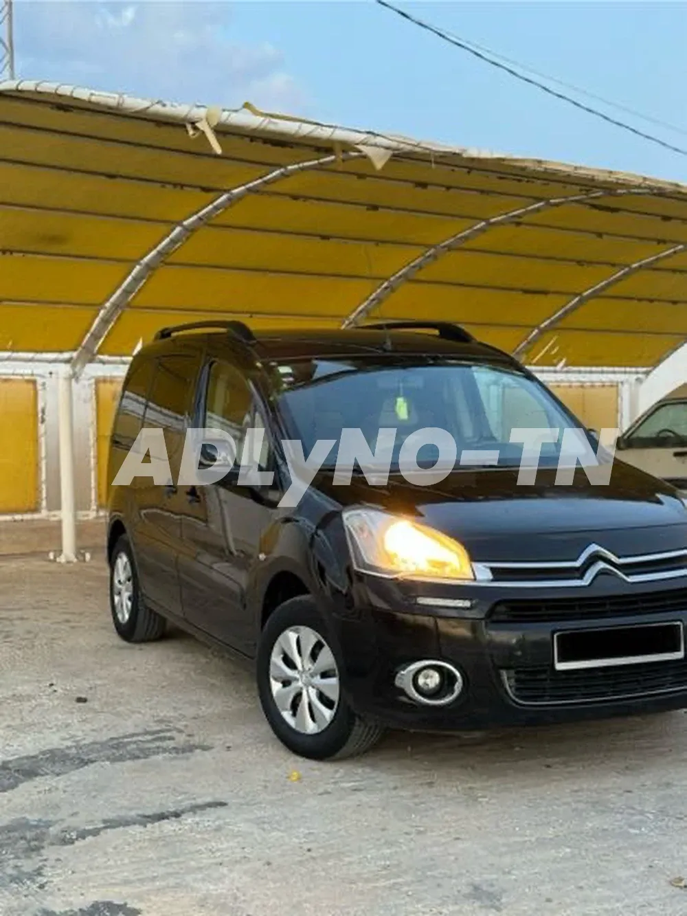 CITROEN BERLINGO multispace ??b9 5 place ?? model 2014⛽️diesel EHDI ☎️29507105 à Monastir - Photo 1