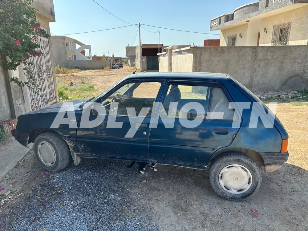 Peugeot 205 à Manouba - Photo 2