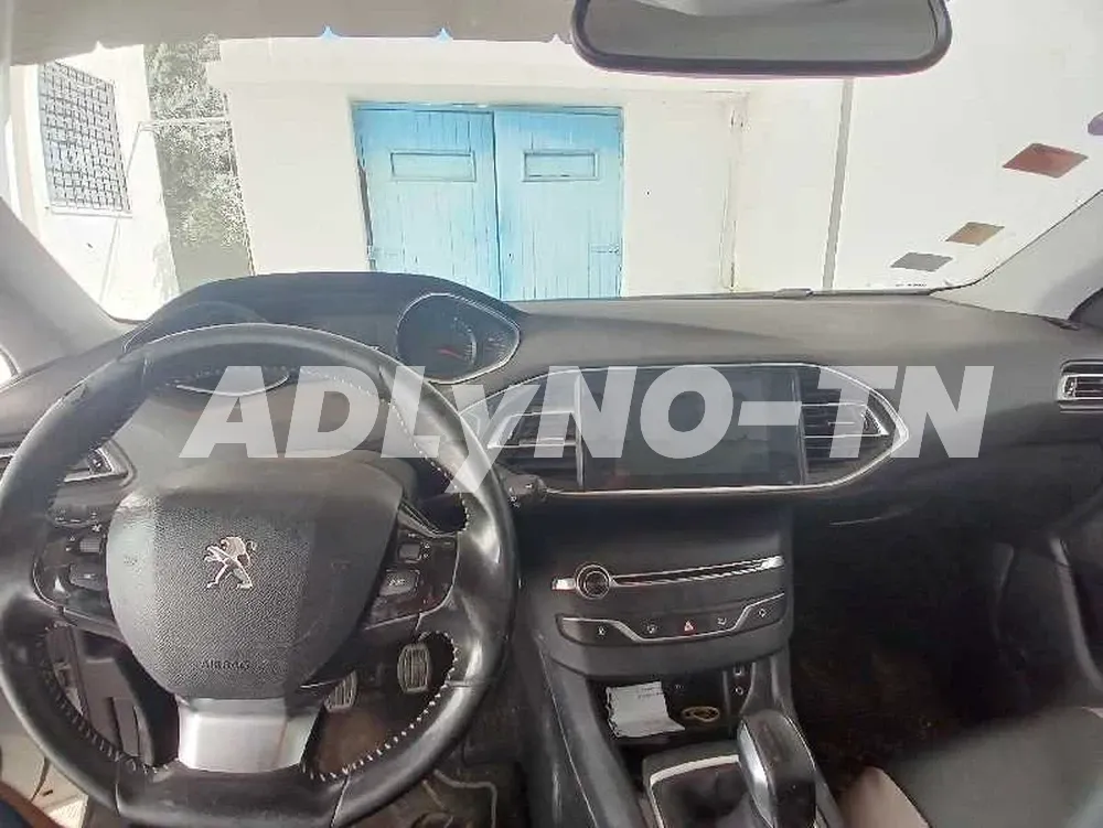 voiture peugeot 308 puretech à Tunis - Photo 6