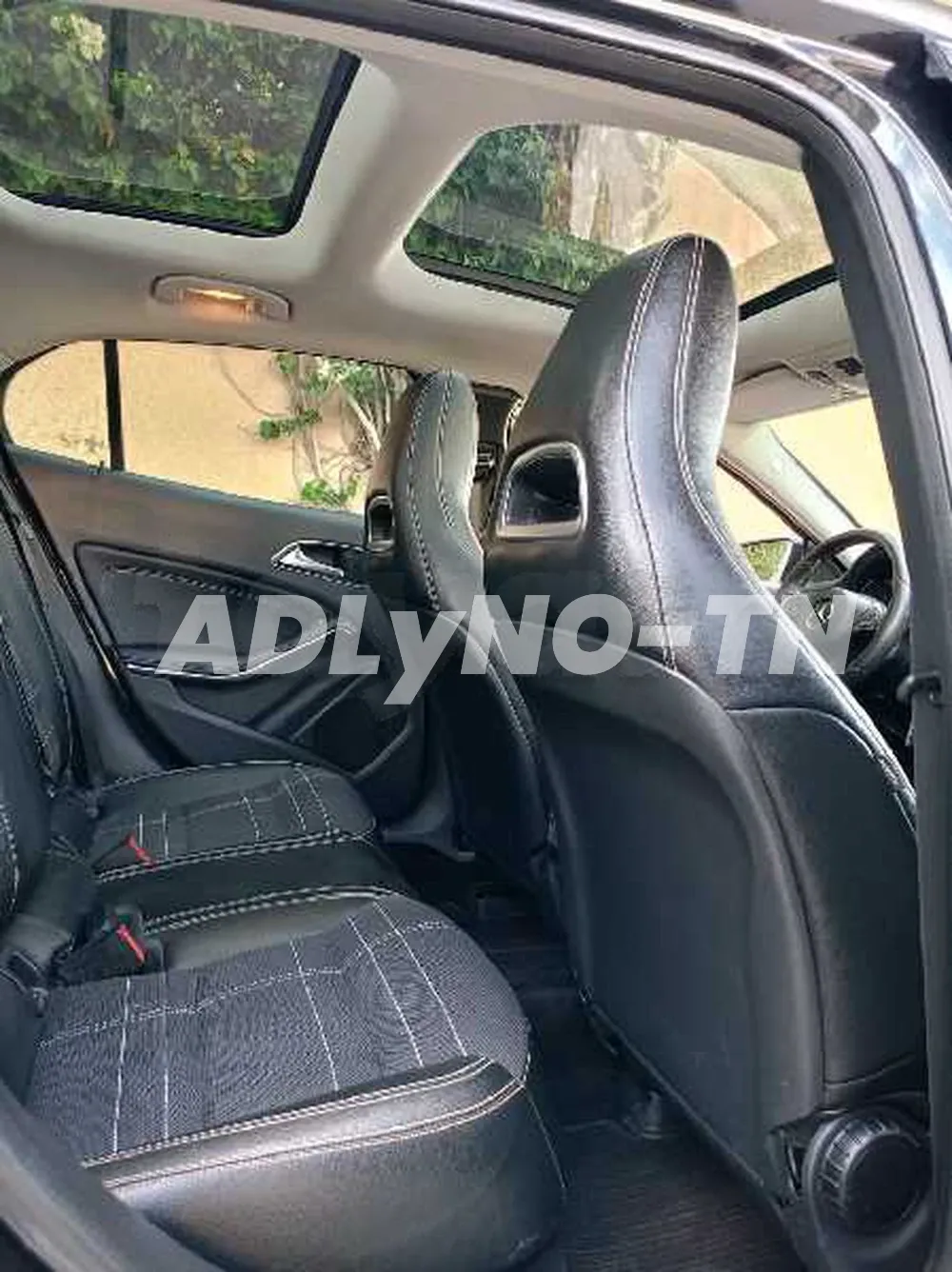 MERCEDES GLA 180 Ann 2016 à Ariana - Photo 9