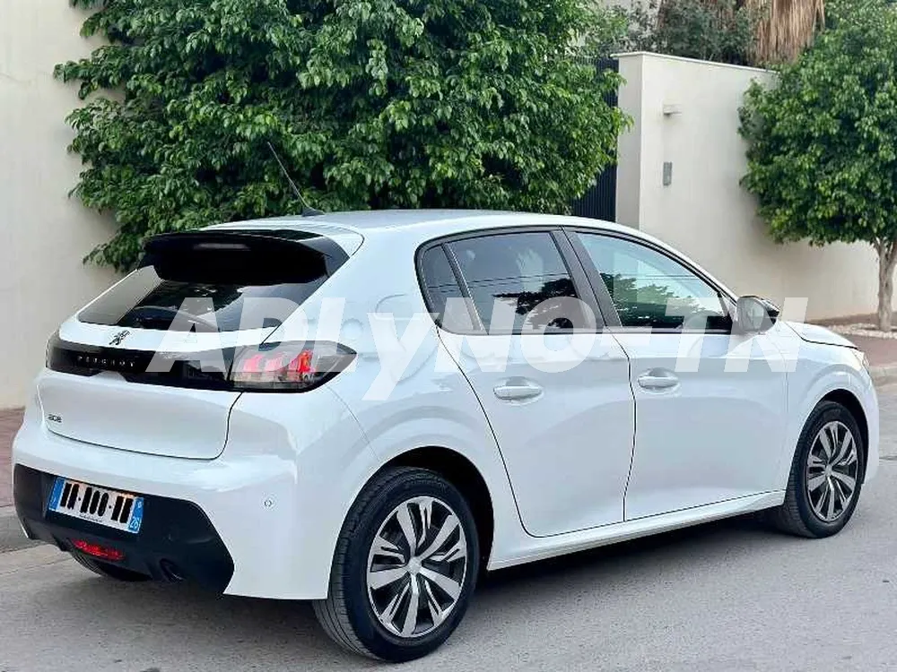 Peugeot 208 ALLURE Diesel Fin D'série à Tunis - Photo 6