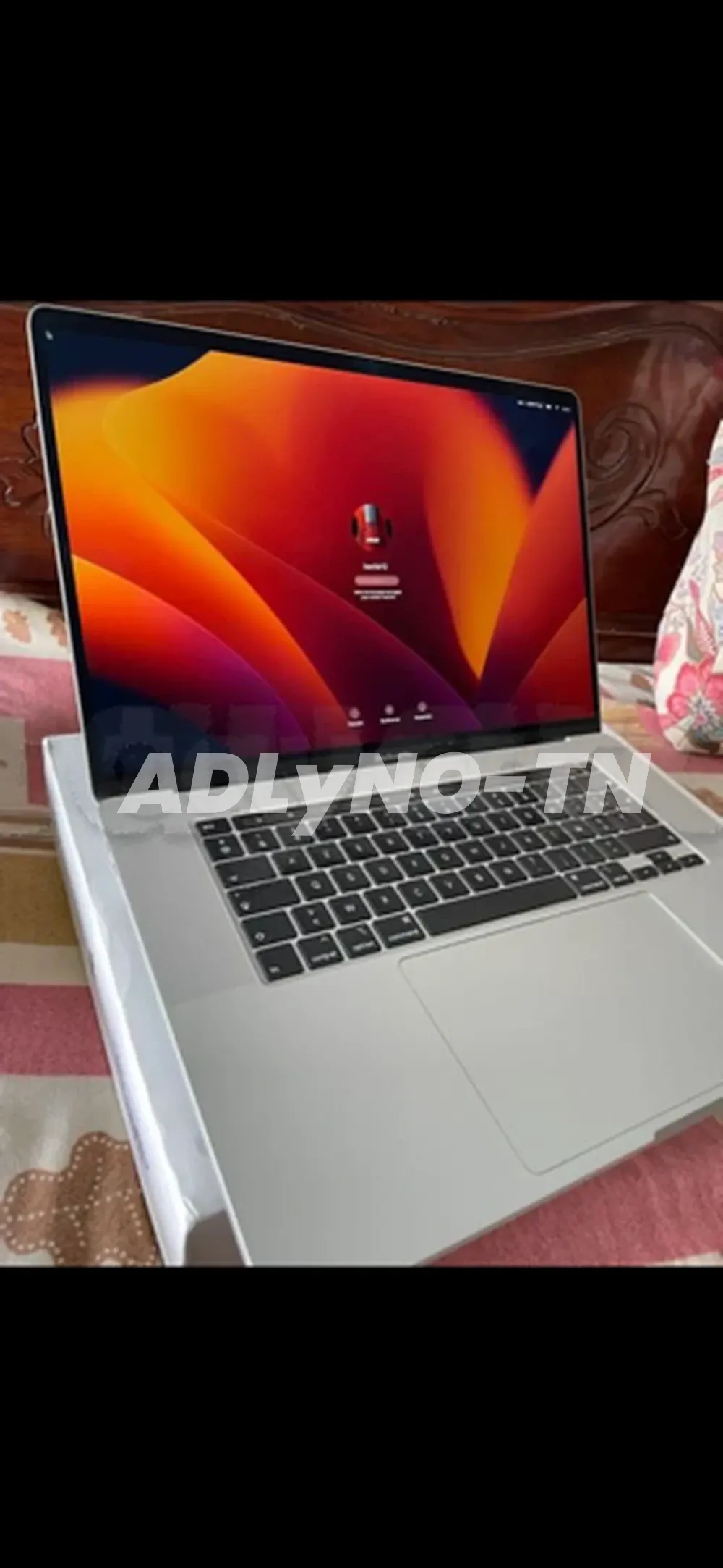 MacBook Pro 2019 512g SSD 16g ram 16 pouces écran état neuf aucun défaut tt en marche 10/10 avec le chargeur et facture prix 3100dt tel 20172643 à Tunis - Photo 3