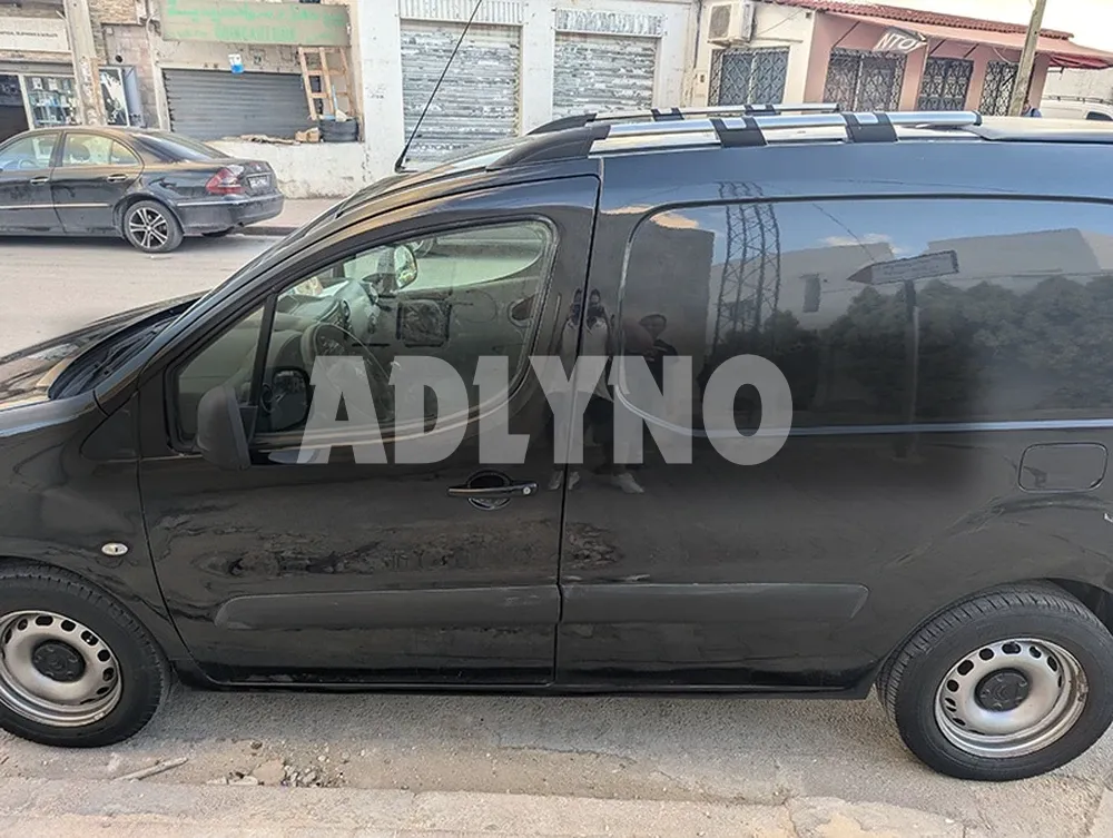 Berlingo B9 E-HDI à Tunis - Photo 8
