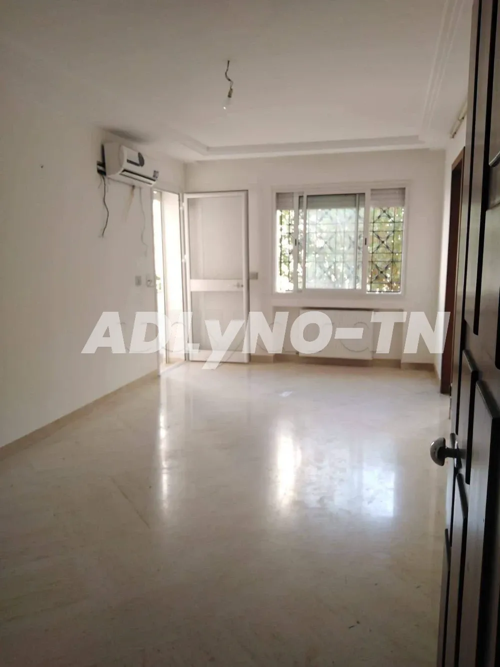  Super bureau 1700 m² en open space au lac 3kram 
