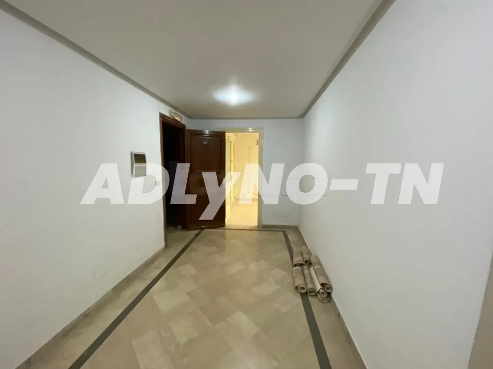 A louer étage 400 m² 13 pièces a Lafayette à Tunis - Photo 7
