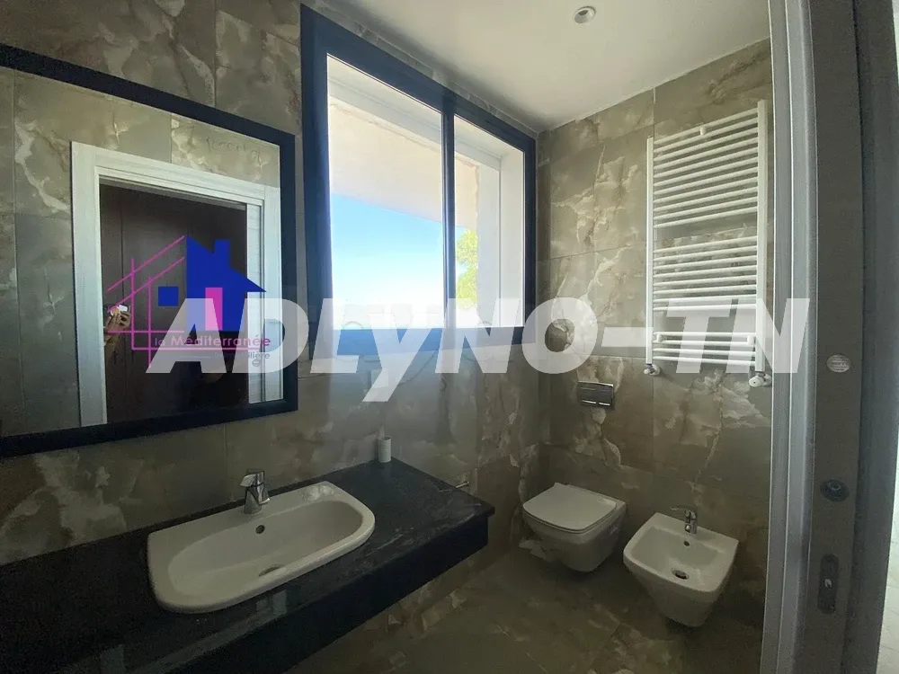 Une superbe Villa S+7 avec piscine à la marsa cube à Tunis - Photo 7