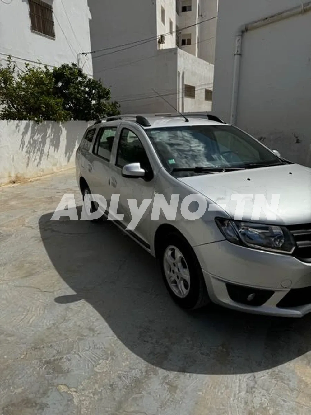 Dacia mcv à Sfax - Photo 1