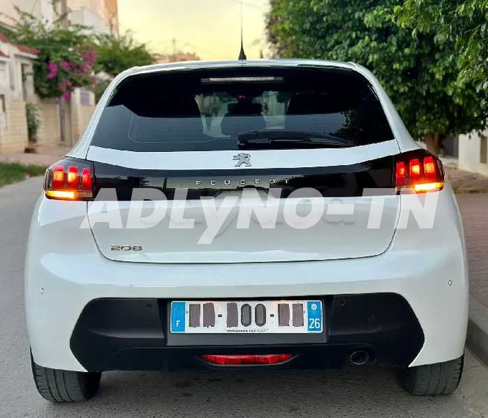 Peugeot 208 ALLURE Diesel Fin D'série à Tunis - Photo 9