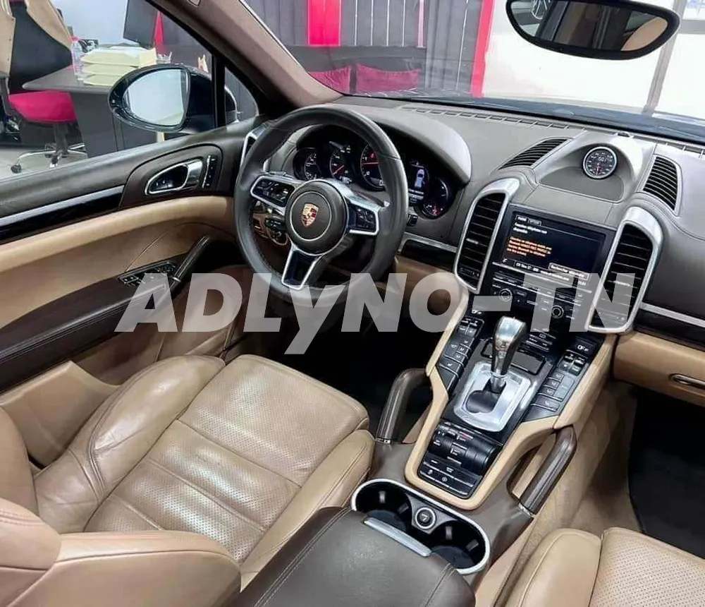 PORSCHE CAYENNE DIESEL V6 à Ariana - Photo 6