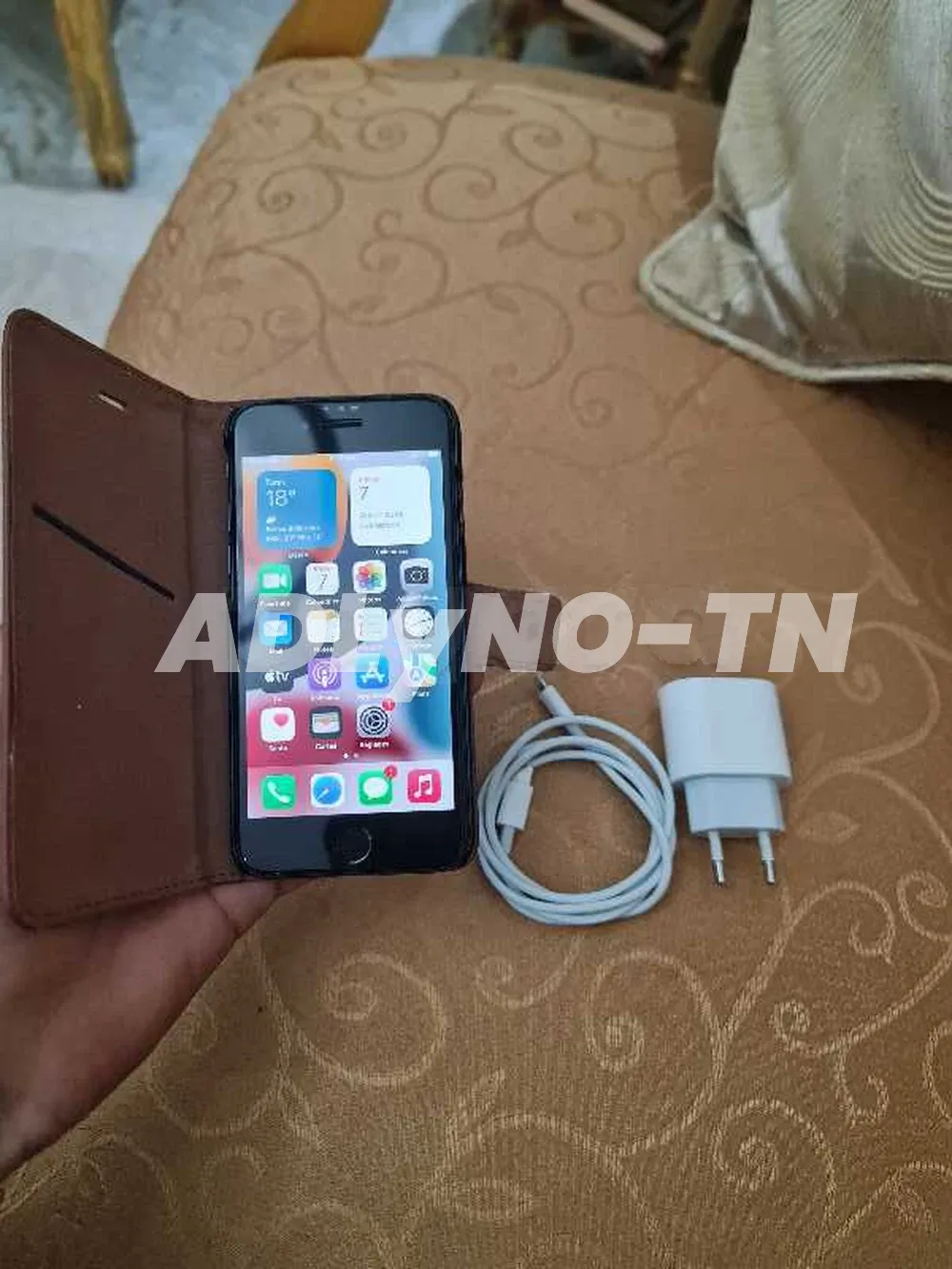 iphone 7 on état dorigine 32g il ne fonctionne que avec les sim orange batrie 81% empreinte activée avec film de protection sur lécran et flip cover et chargeur à Manouba - Photo 6