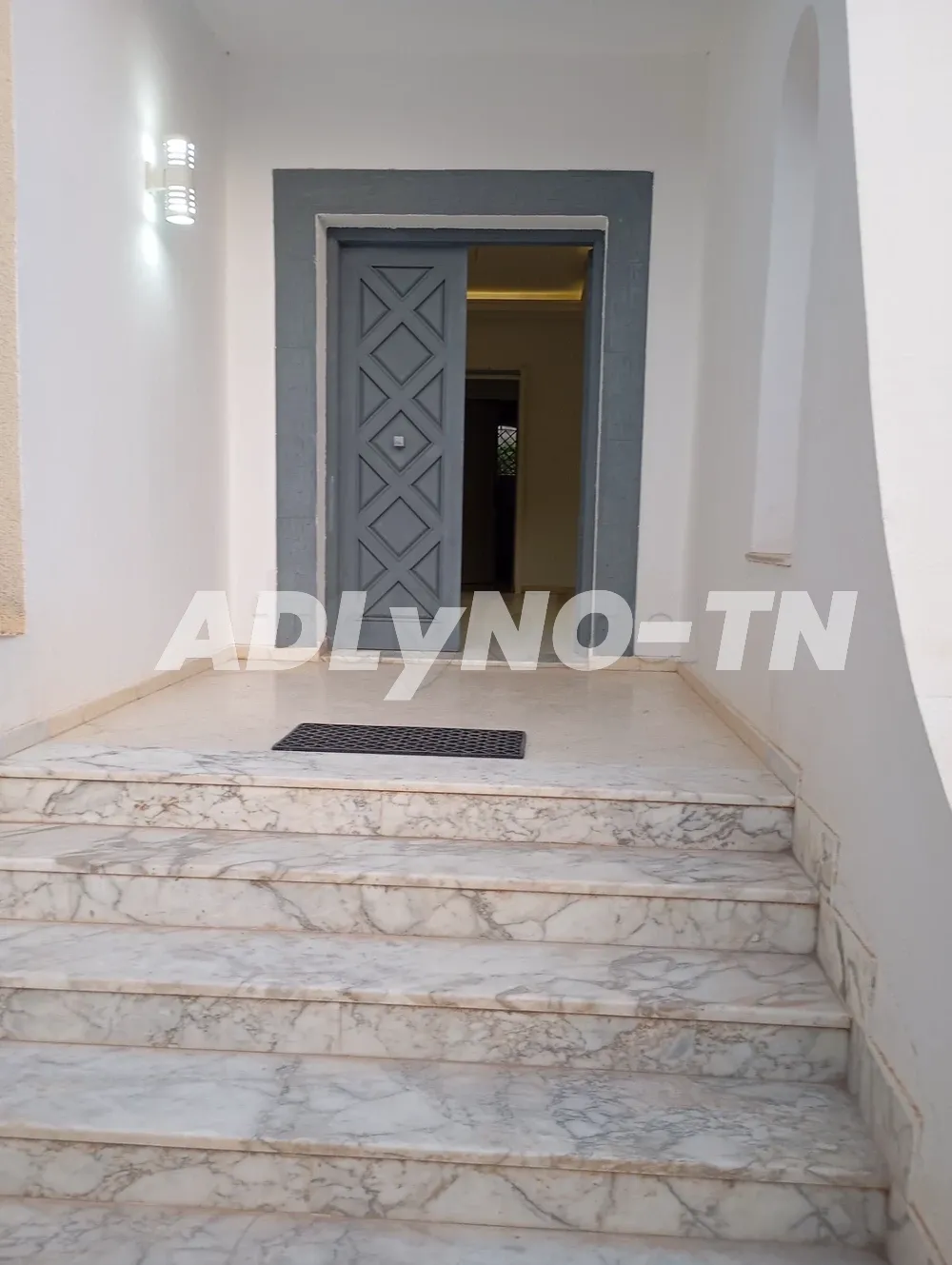 Villa à Borj louzir à Ariana - Photo 1