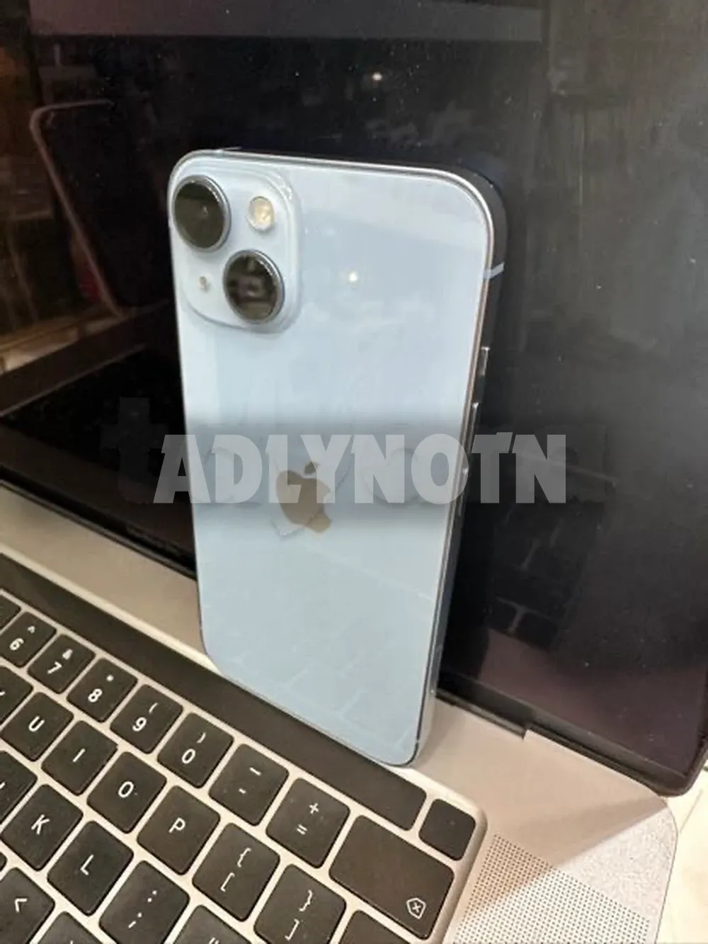  Infinix hot 40i état neuf m3ah boukouh w chargeur tel ndhif barcha w charge tayara 