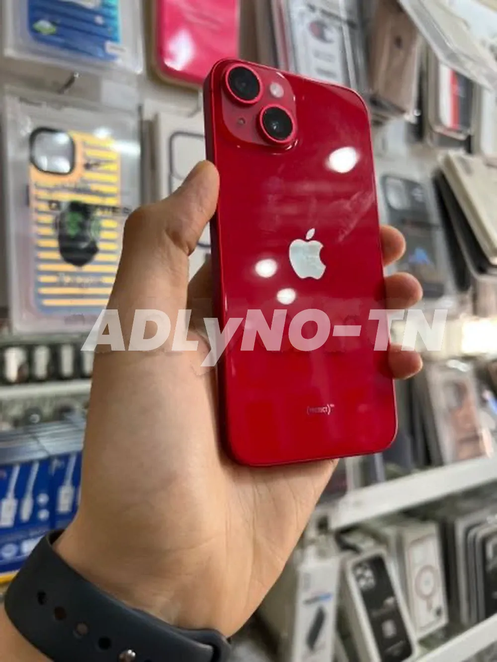 iPhone 14 Rouge et Violet 128G état neuf peu servi batterie 99 jamais réparé 0 défaut livrée avec le câble et facture Batterie 99% a 2150dt tel 20172643 à Tunis - Photo 1