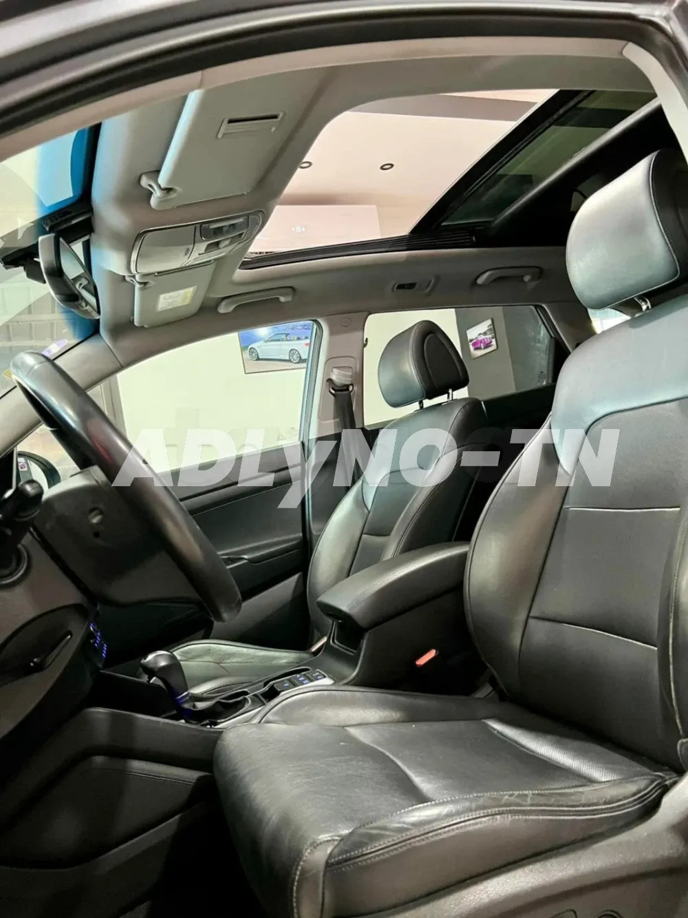 HYUNDAI TUCSON CRDI 4x4 à Ariana - Photo 9
