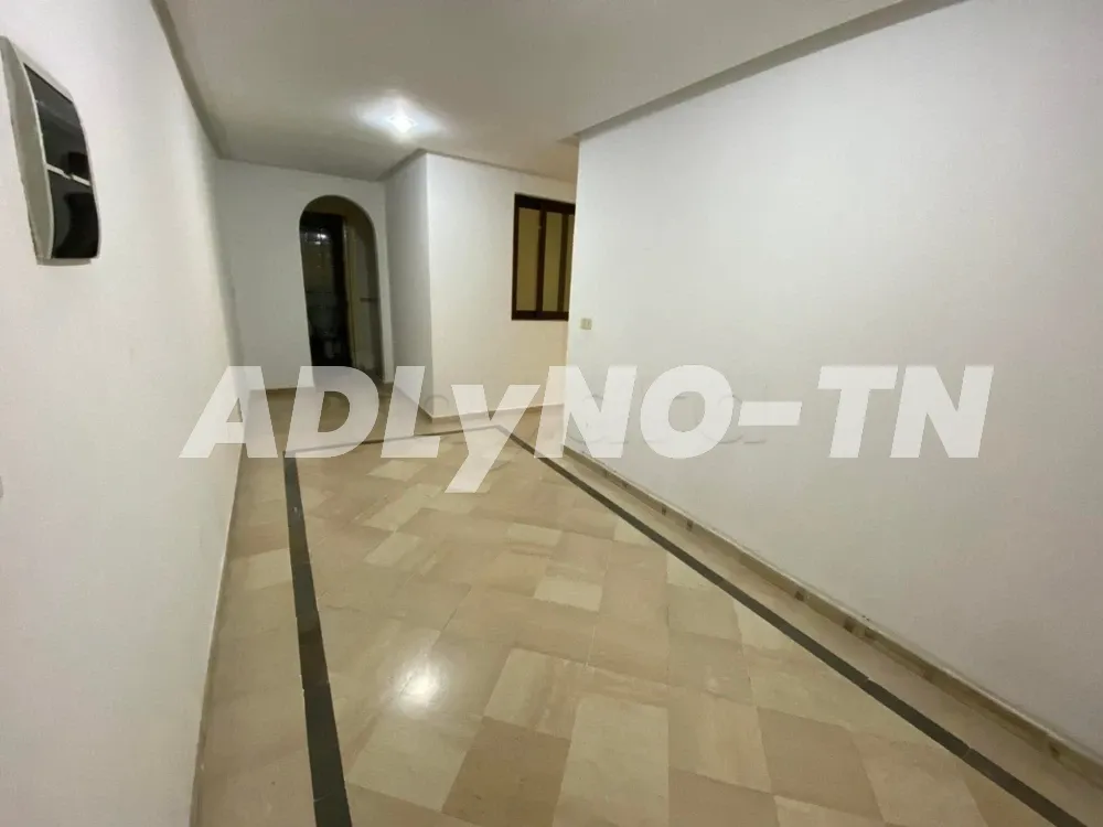 A louer étage 400 m² 13 pièces a Lafayette à Tunis - Photo 4