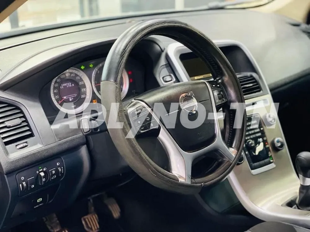 ⚜️ VOLVO XC60 ⚜️ Première main à Ariana - Photo 6