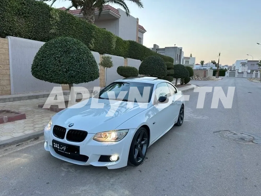 bmw serie 320i coupé e92 restylé phase 2 kit M// état irréprochable à Ariana - Photo 1
