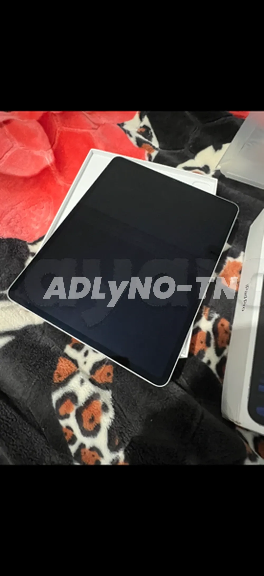 iPad Pro 5eme génération 256G wifi 12.9 pouces état neuf comme cacheté peu servi avec étui et chargeur et facture garantie prix 2990dt tel 20172643 à Tunis - Photo 3