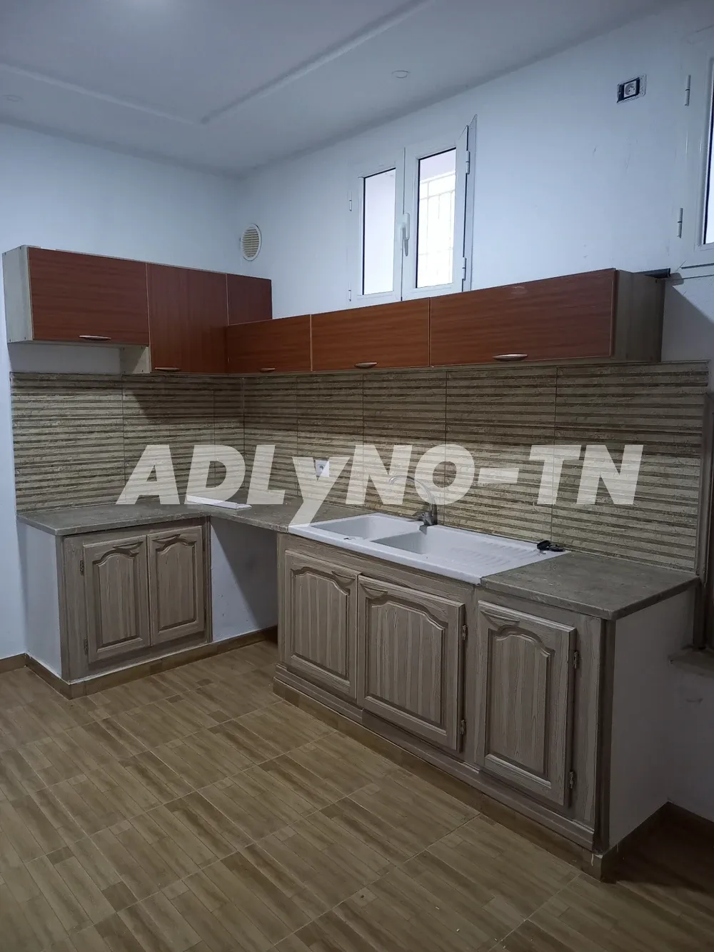  Jardin l' Aouina ét villa 180 m² a louer 