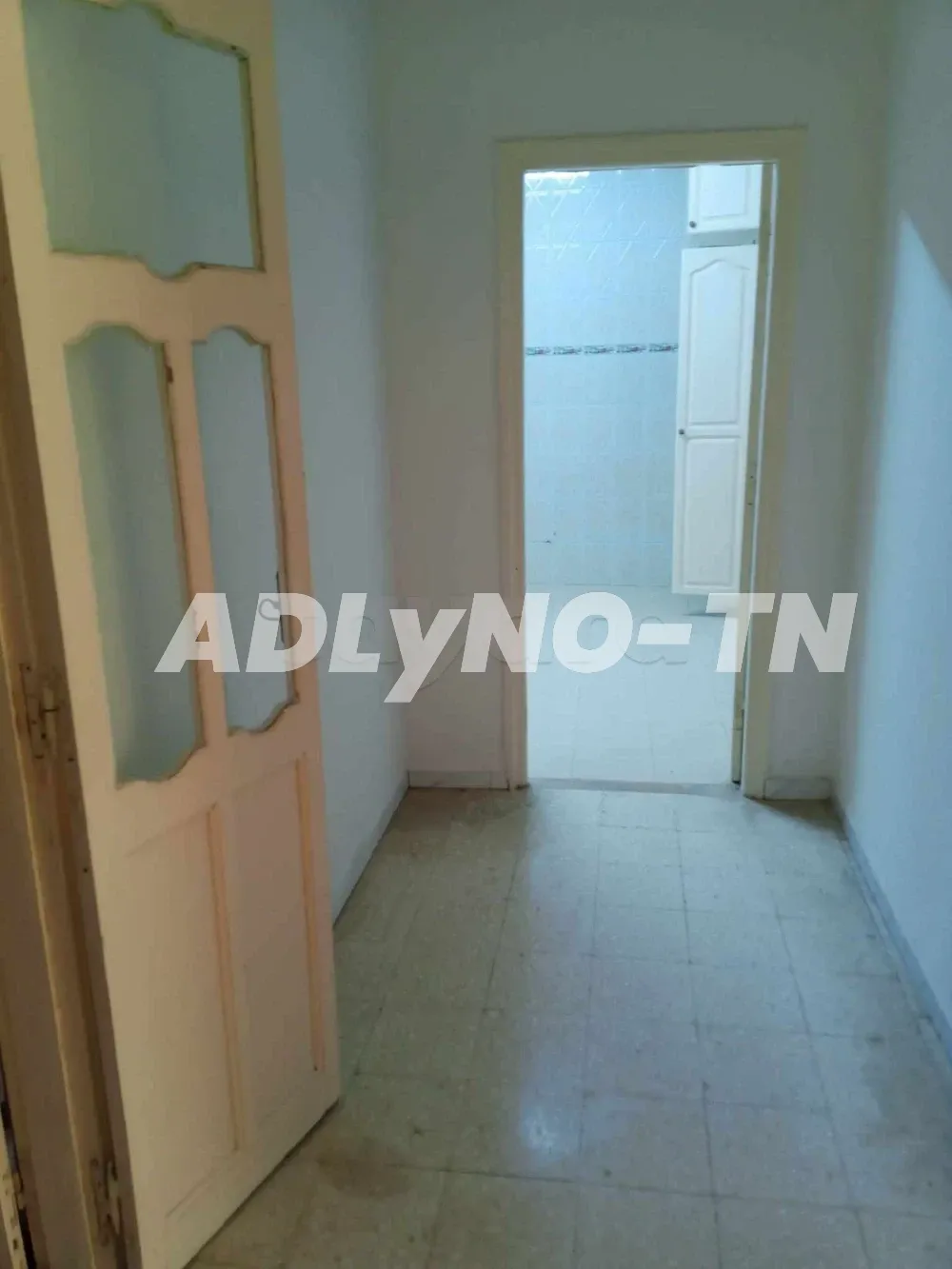 A vendre un duplexe S+3 avec garage a cité IRRIESSA en face jardin de Carthage 200m du siège BANC EZITOUNA autoroute la Goulette à Tunis - Photo 3