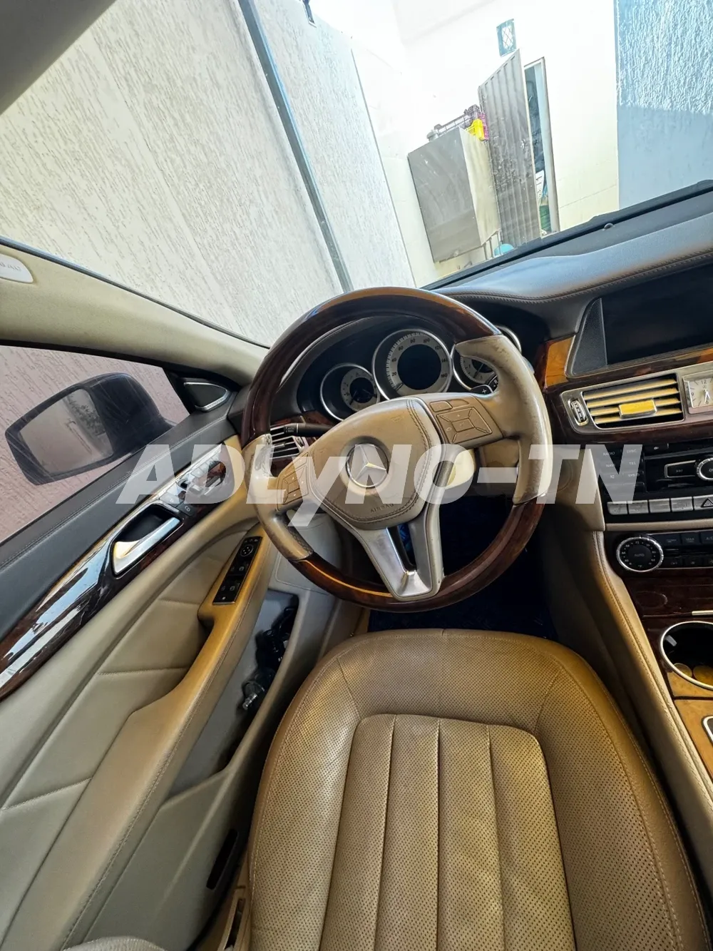 ? Mercedes CLS 550 V8 Biturbo ? ✅ 105 Km ✅ 30CV Essence ✅ 2012 ? - 55815005 ? Disponible à siliana à Siliana - Photo 5