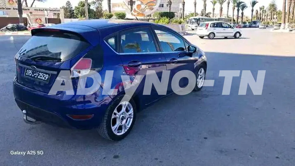 FORD FIESTA TETANIUM PREMIÈRE MAIN à Bizerte - Photo 3
