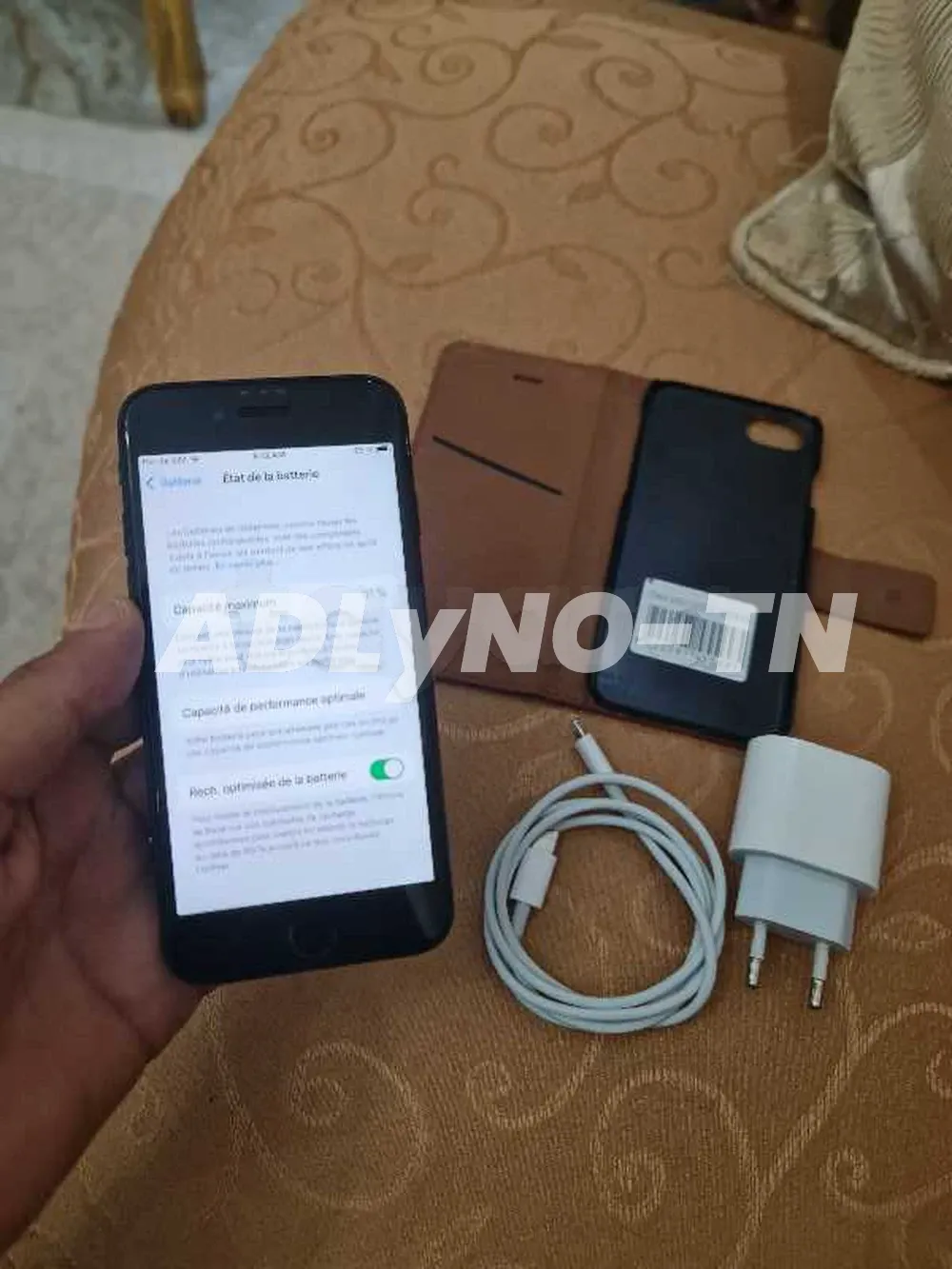 iphone 7 on état dorigine 32g il ne fonctionne que avec les sim orange batrie 81% empreinte activée avec film de protection sur lécran et flip cover et chargeur à Manouba - Photo 2