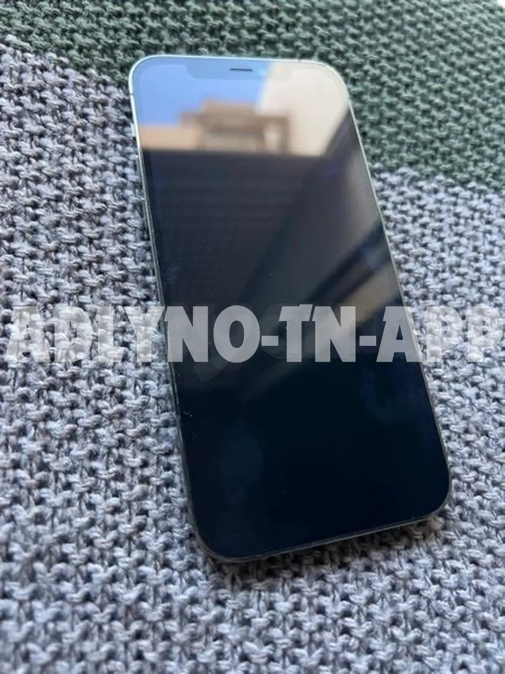 iPhone 12 Pro Noire 128G état parfaite peu servi jamais réparé importé validé aucun défaut avec son câble facture et garantie batterie 84% prix 1590d tel 20172643 à Tunis - Photo 3