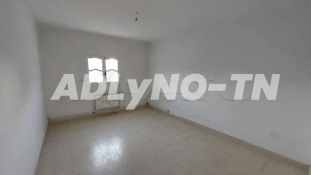 Etage de Villa Pour Etudiants Cité La Gazelle à Ariana - Photo 2