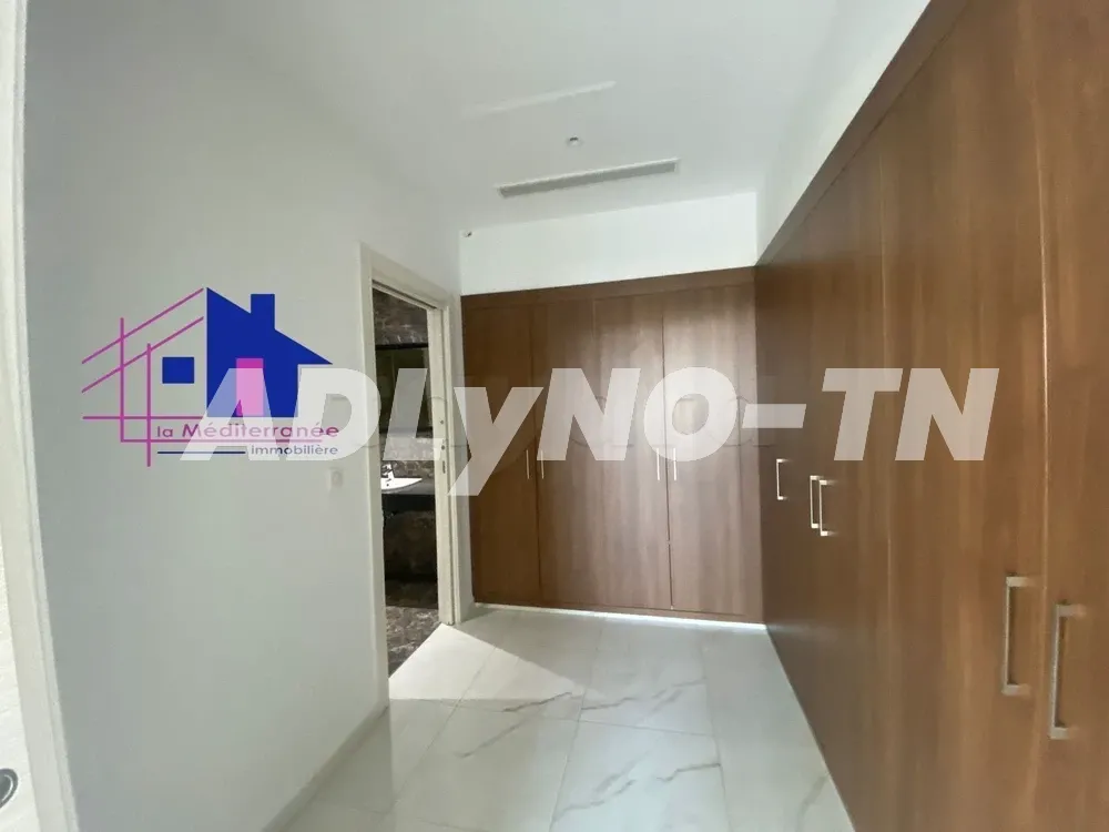 Une superbe Villa S+7 avec piscine à la marsa cube à Tunis - Photo 6