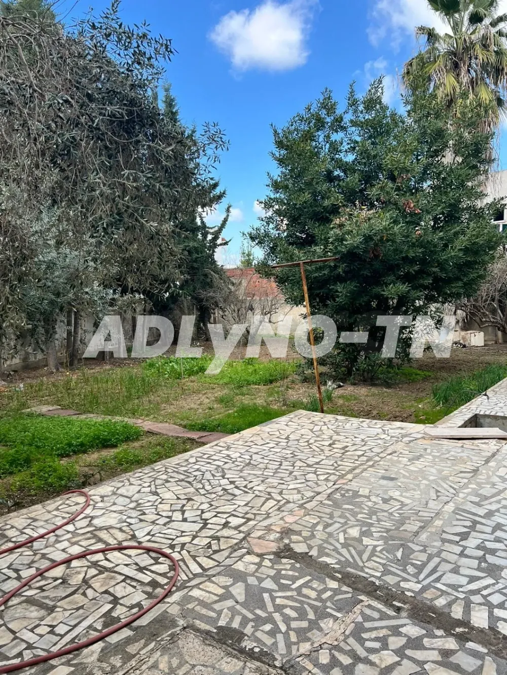 A vendre villa de 1250 m² au Borj Baccouche à Ariana - Photo 1